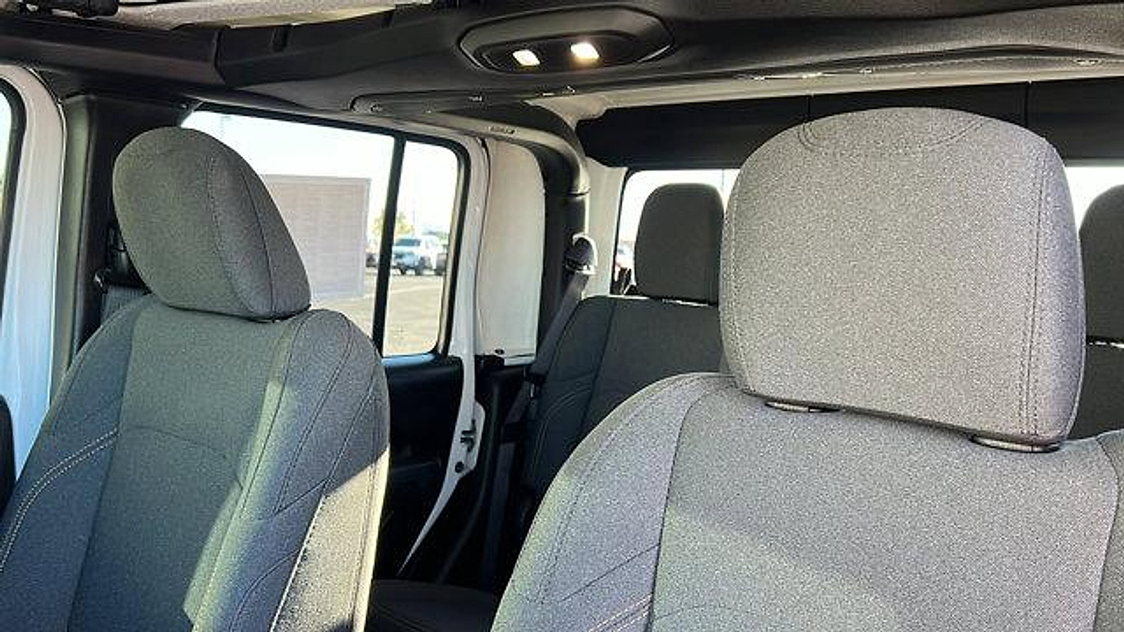 Used 2025 Jeep Gladiator Sport image 19