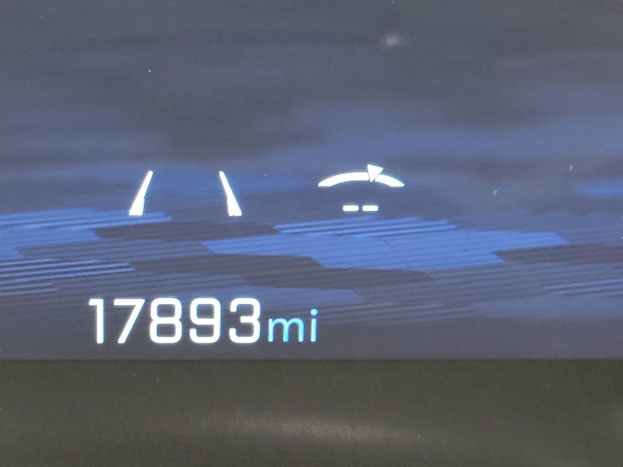 Used 2025 Chevrolet Equinox LT image 2