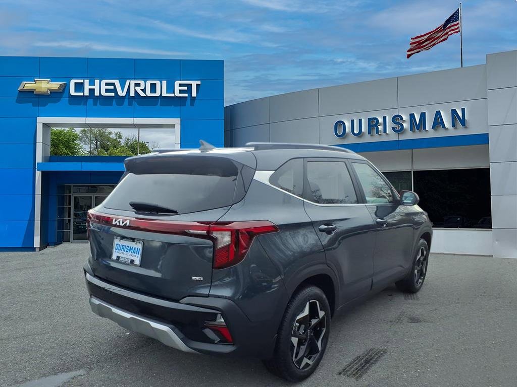 Used 2024 Kia Seltos EX image 3