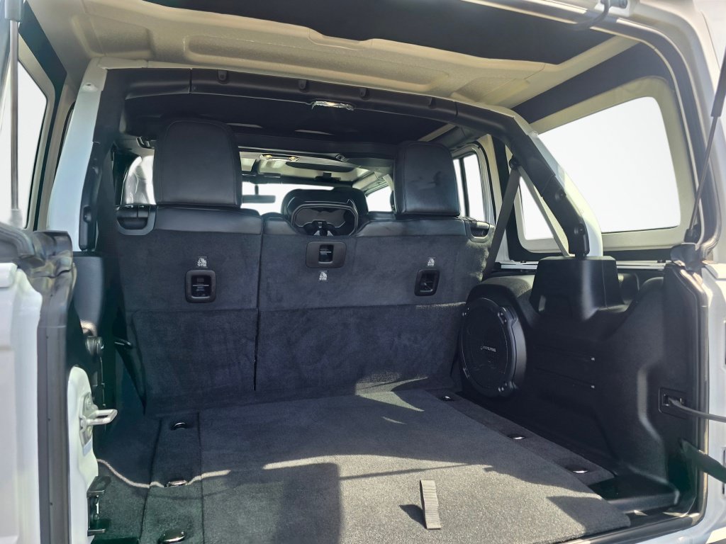Used 2022 Jeep Wrangler Unlimited Sahara AWD/4WD image 24