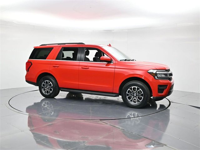 Used 2024 Ford Expedition XLT image 3
