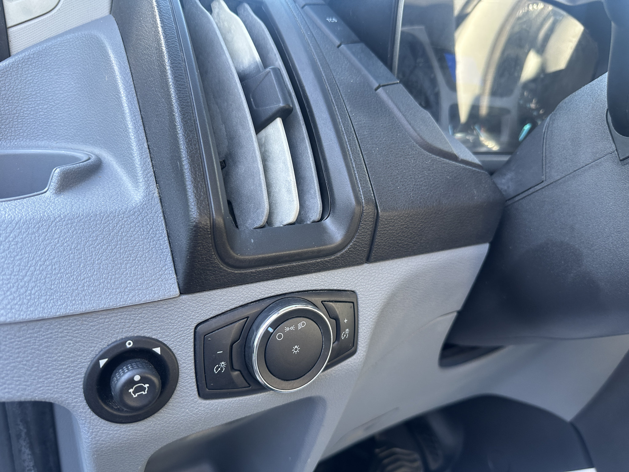 Used 2018 Ford Transit 350 XL RWD image 17