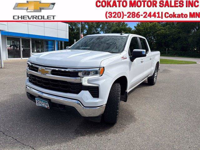 Used 2023 Chevrolet Silverado 1500 LT w/ Z71 Off-Road Package AWD/4WD image 3