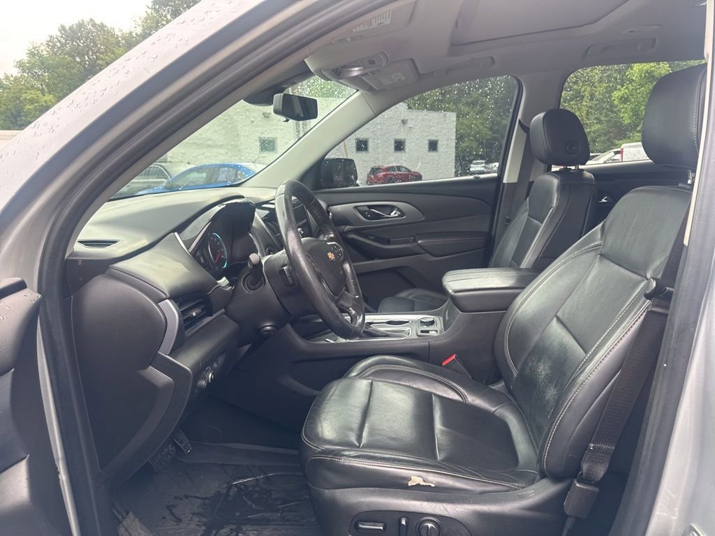 Used 2019 Chevrolet Traverse Premier w/ Redline Edition AWD/4WD image 18