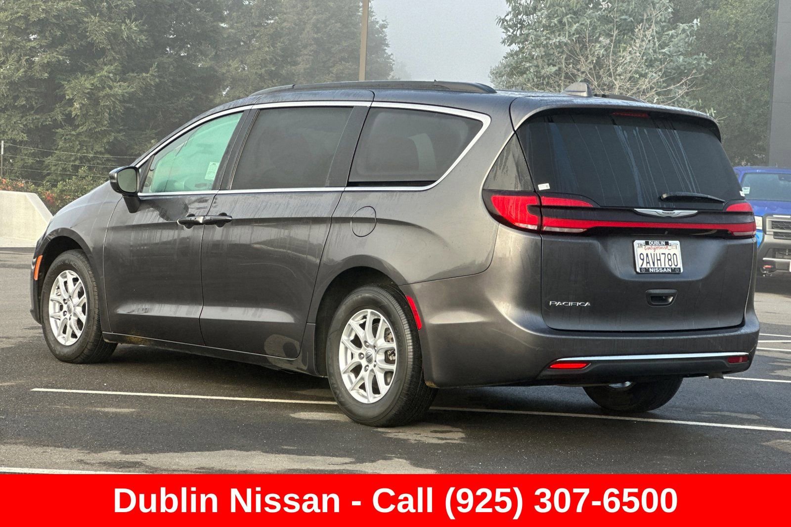 Used 2022 Chrysler Pacifica Touring-L FWD image 6