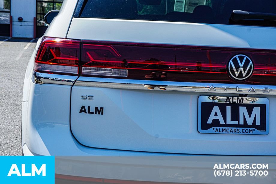 Used 2025 Volkswagen Atlas SE FWD image 12