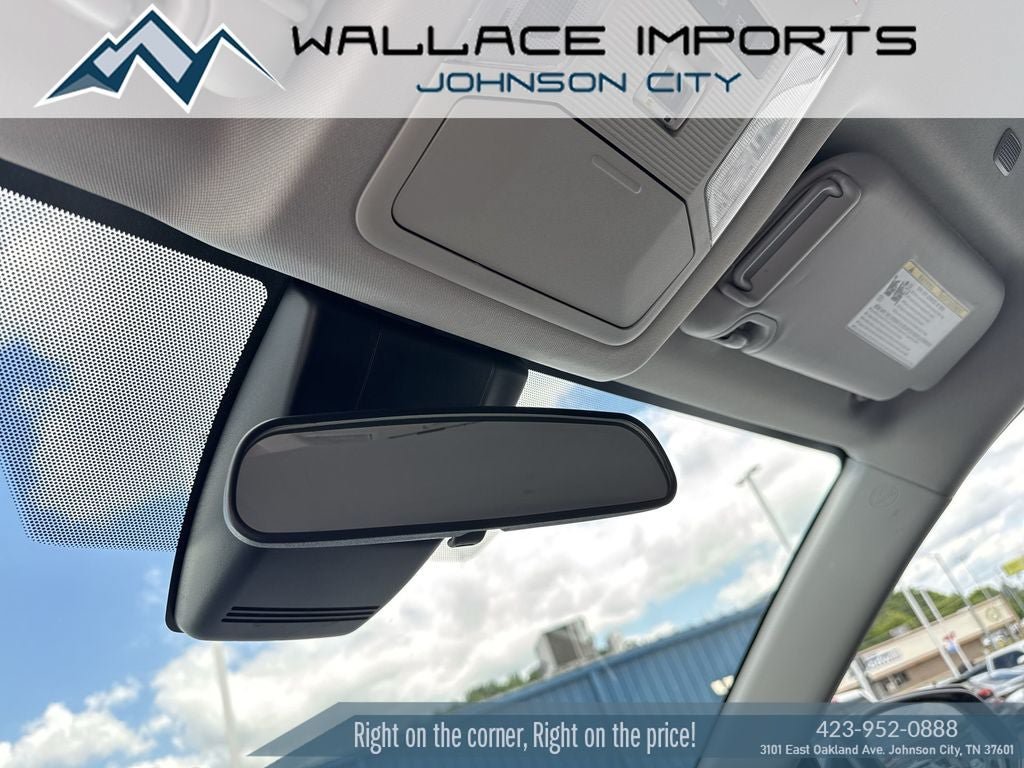 Used 2023 Toyota RAV4 XLE AWD/4WD image 16