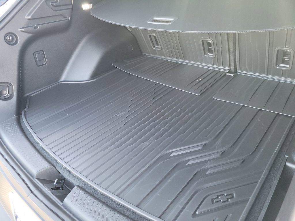 New 2026 Chevrolet Equinox EV LT image 25