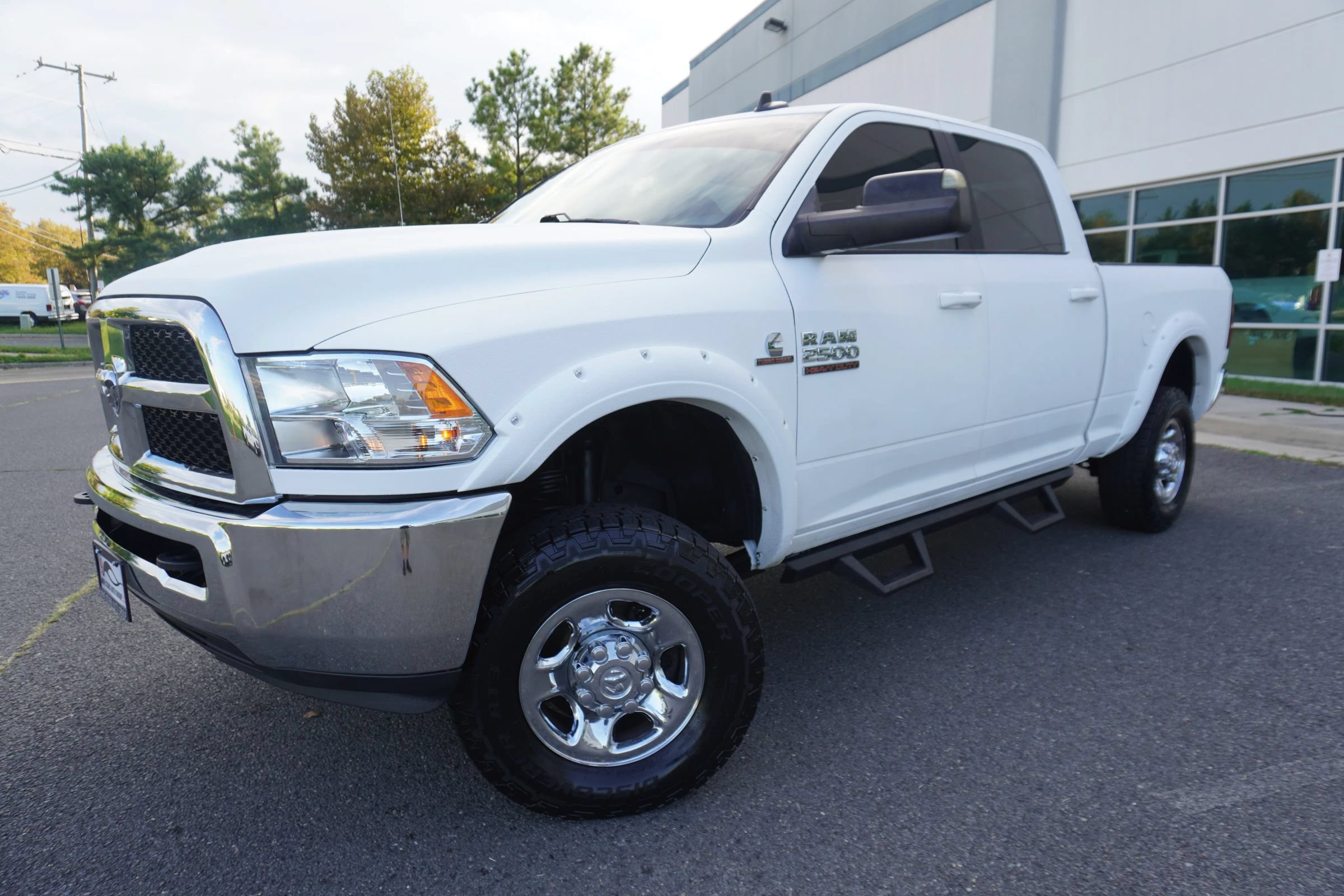 Used 2018 RAM 2500 SLT AWD/4WD image 3