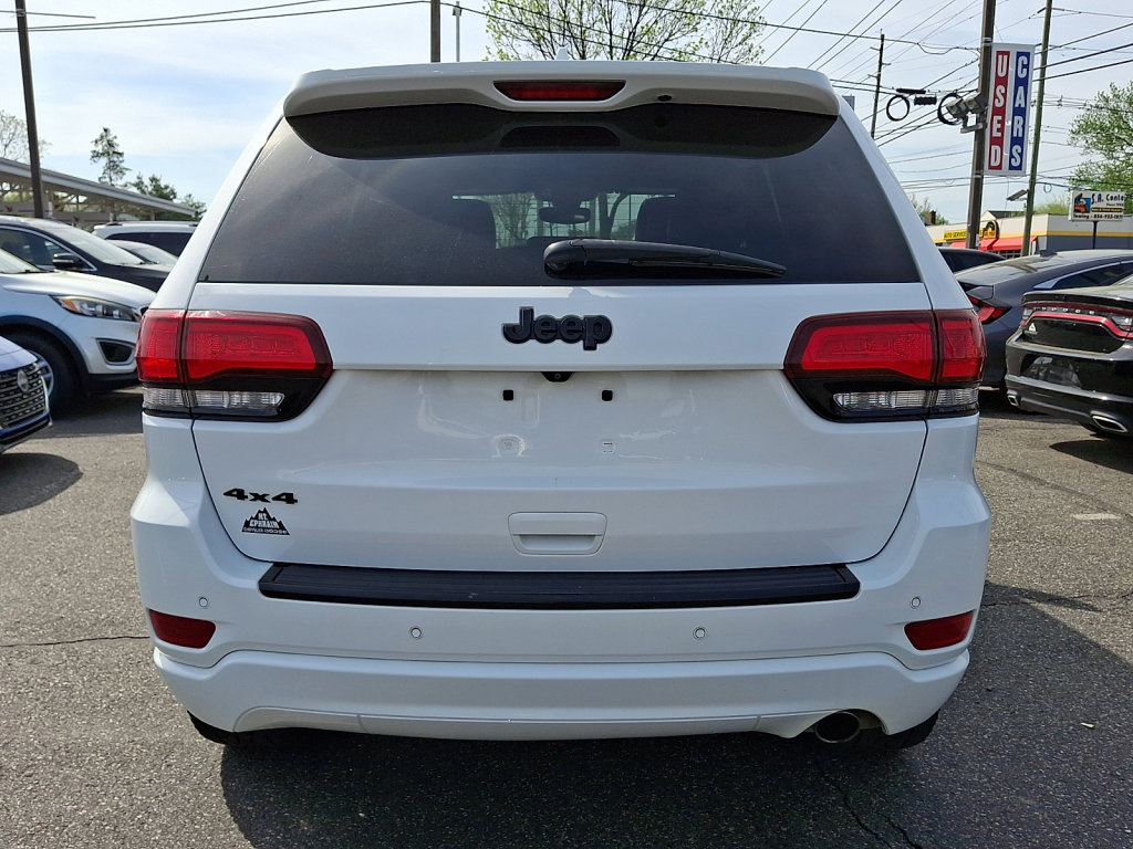 Used 2018 Jeep Grand Cherokee Altitude AWD/4WD image 4
