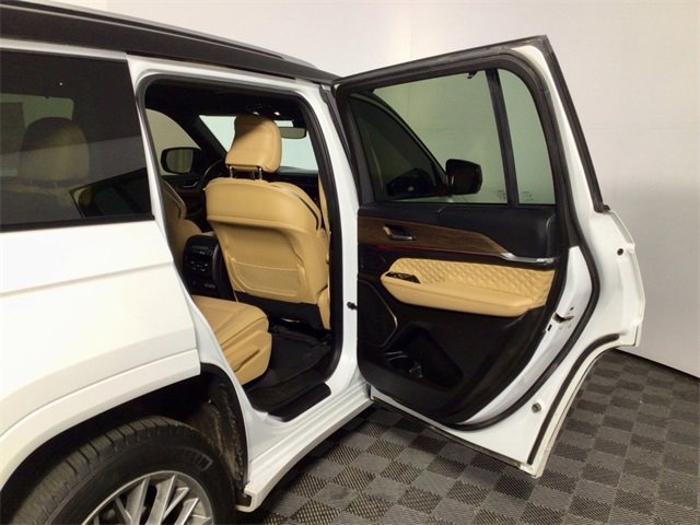 Used 2022 Jeep Grand Cherokee L Summit w/ Luxury Tech Group V image 30