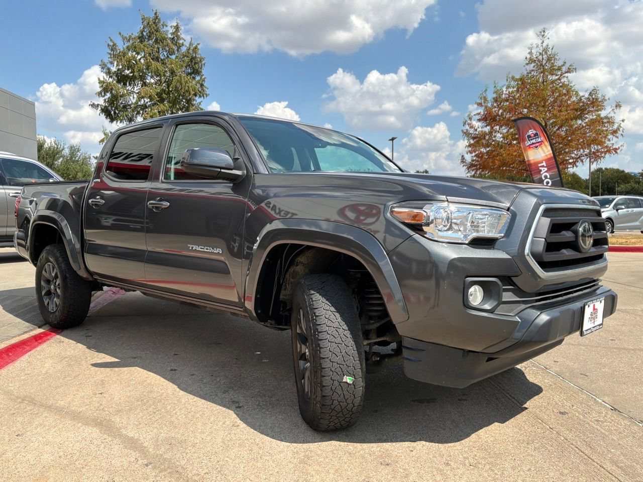 Used 2021 Toyota Tacoma SR5 AWD/4WD image 4