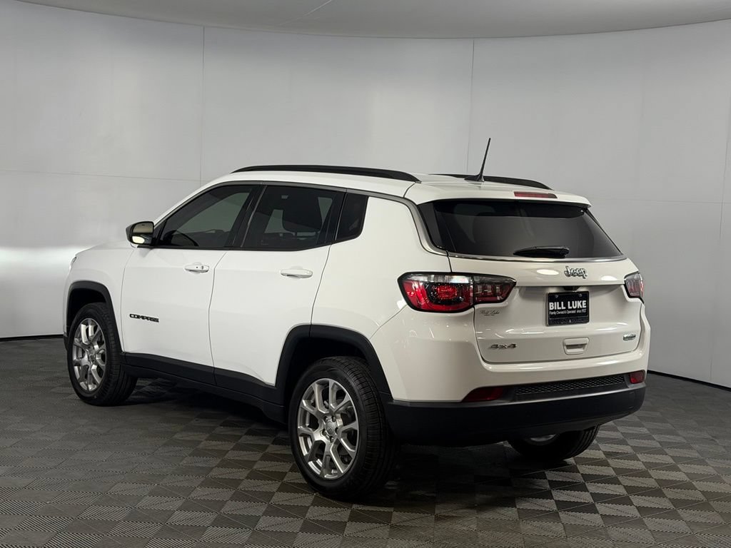 Used 2022 Jeep Compass Latitude AWD/4WD image 9