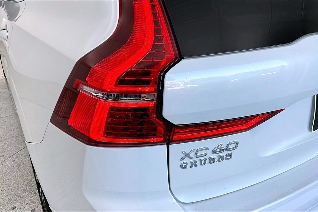 Used 2023 Volvo XC60 B5 Plus AWD/4WD image 35