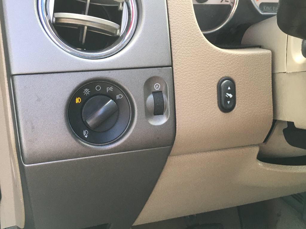 Used 2005 Ford F150 King Ranch AWD/4WD image 21