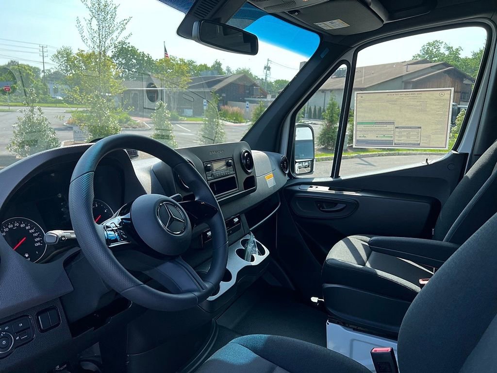 New 2025 Mercedes-Benz Sprinter 2500 image 8