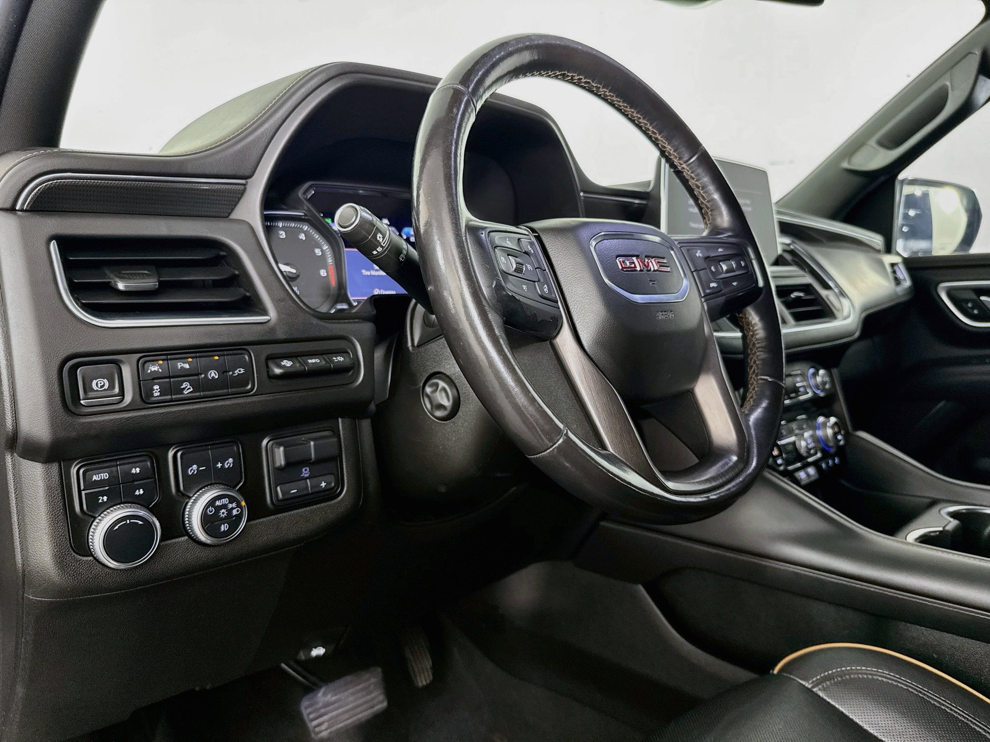 Used 2021 GMC Yukon AT4 w/ Rear Media and Nav Package AWD/4WD image 21