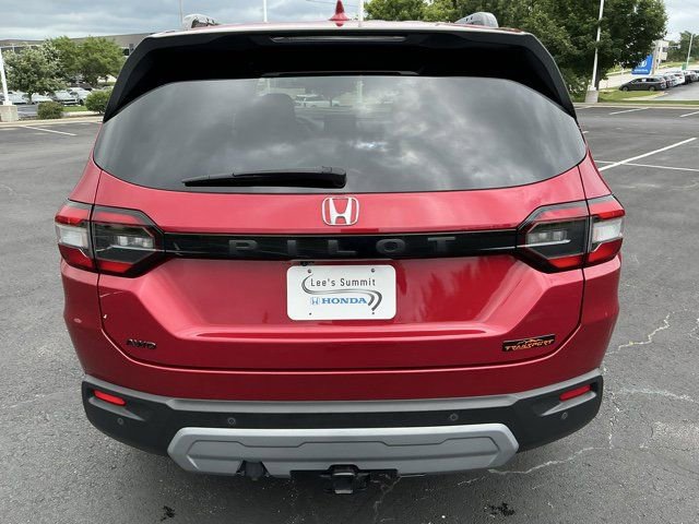 Used 2025 Honda Pilot TrailSport image 4