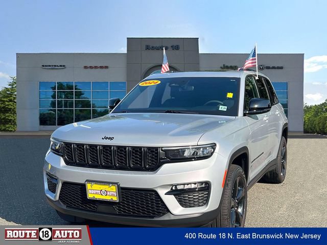 Used 2024 Jeep Grand Cherokee Limited w/ Black Appearance Package AWD/4WD image 2