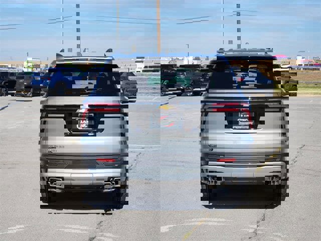 New 2026 Chevrolet Traverse LT w/ Enhanced Driving Package image 6