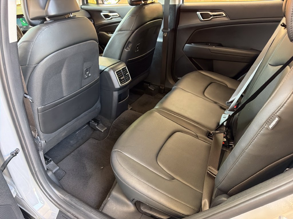 Used 2026 Kia Sportage EX FWD image 29