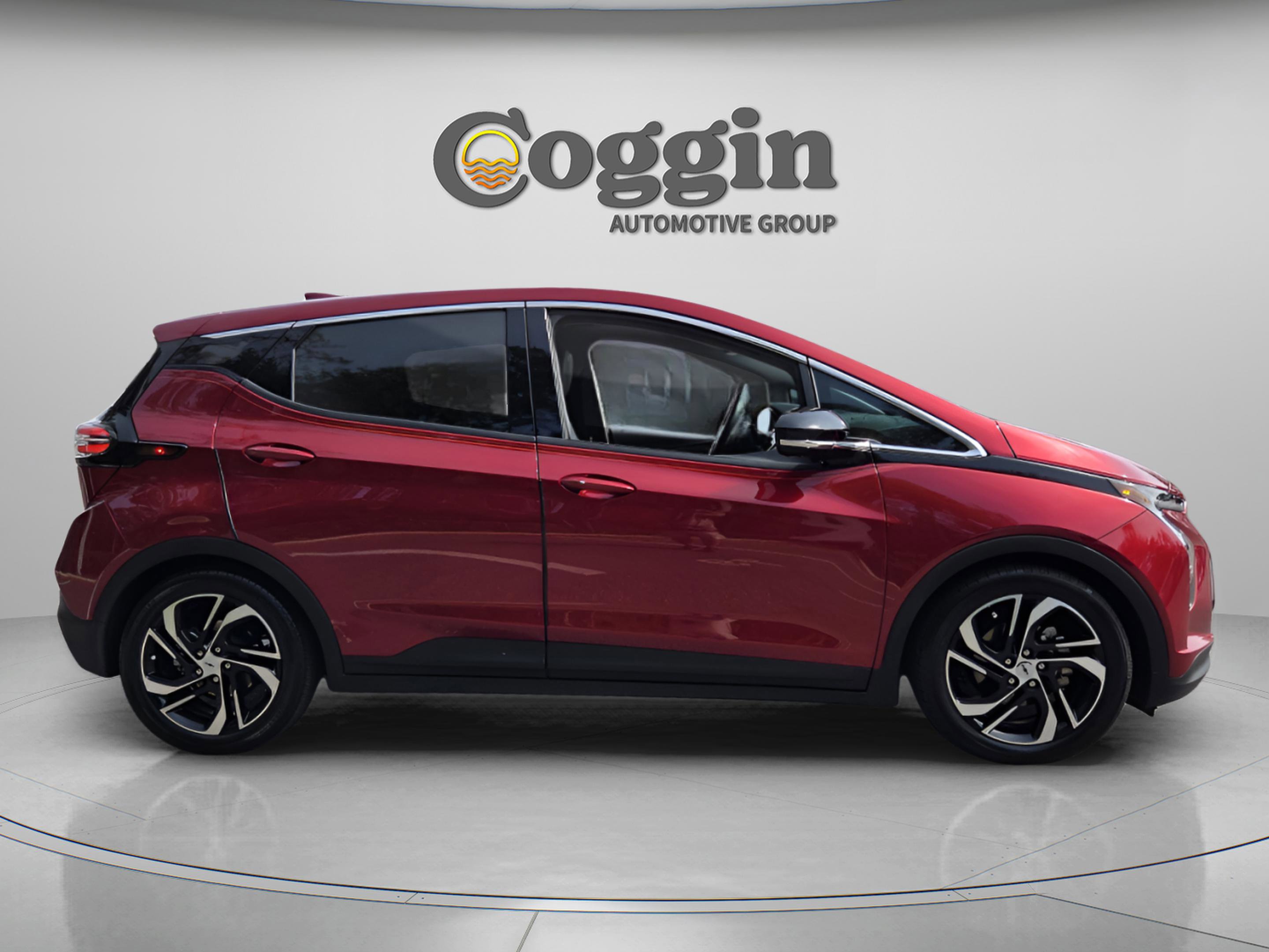 Certified 2023 Chevrolet Bolt LT w/ Infotainment Package FWD image 6