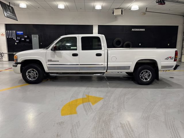 Used 2004 GMC Sierra 2500 SLT w/ Heavy-Duty Power Package AWD/4WD image 2
