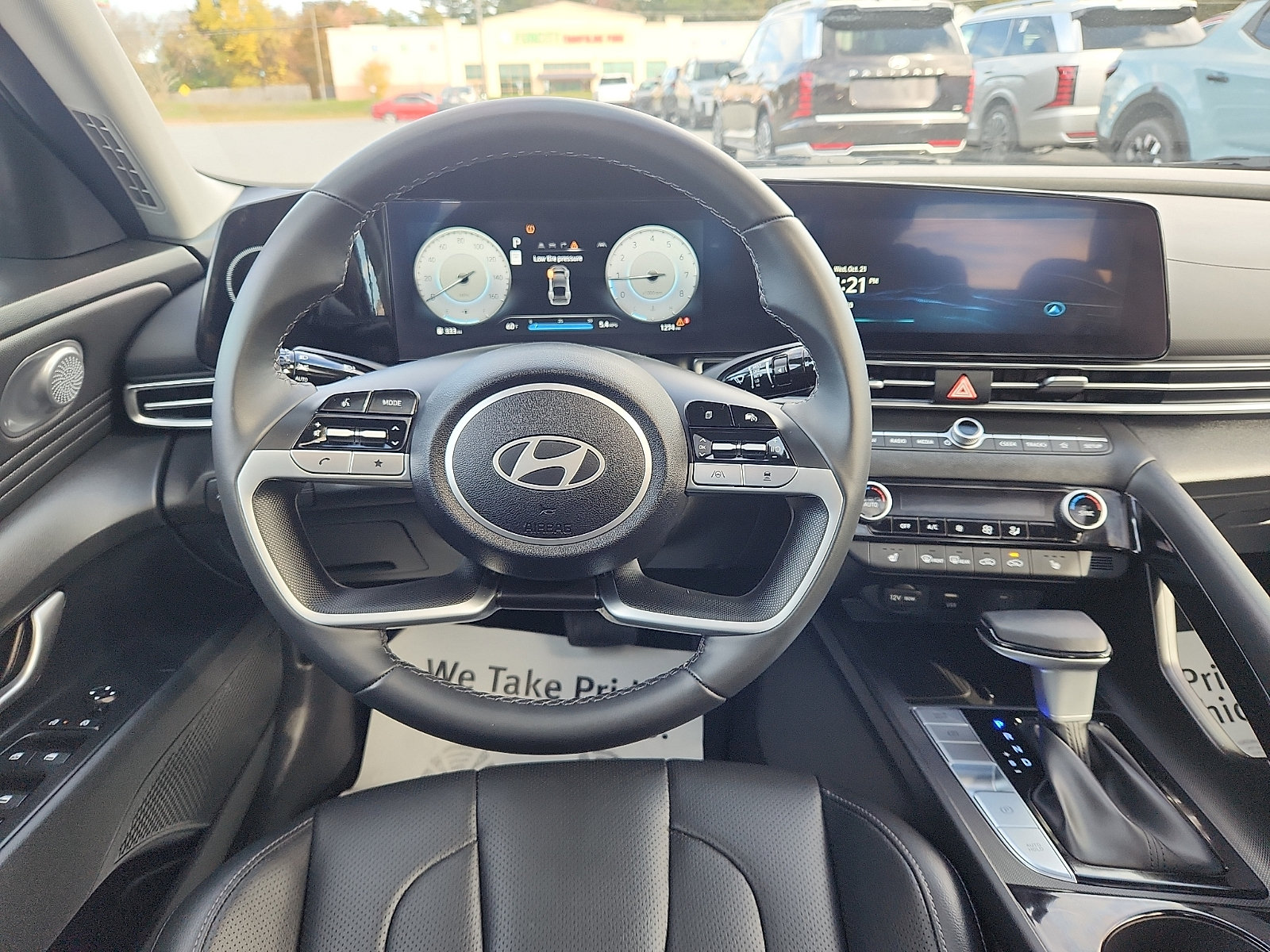 Certified 2025 Hyundai Elantra Limited FWD image 9