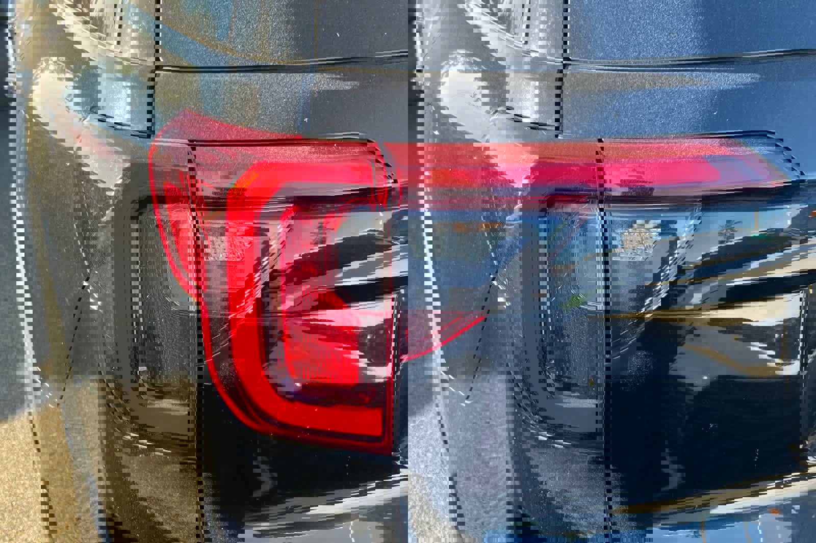 Used 2023 GMC Acadia SLE w/ Elevation Edition image 20