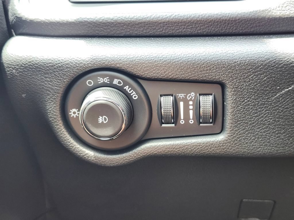New 2026 Chrysler Pacifica Select w/ S Appearance Package AWD/4WD image 25