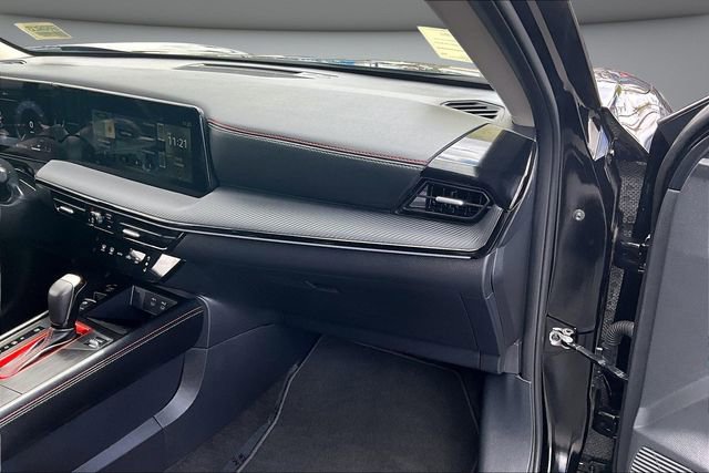 Certified 2025 Nissan Kicks SR AWD/4WD image 25