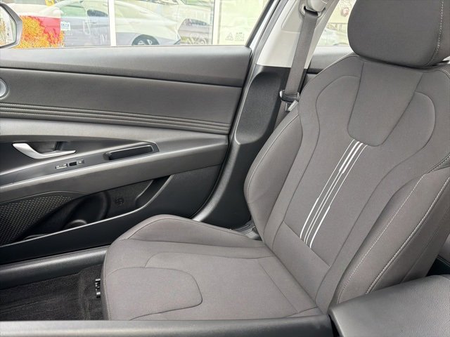 Certified 2024 Hyundai Elantra SEL w/ Convenience Package image 27