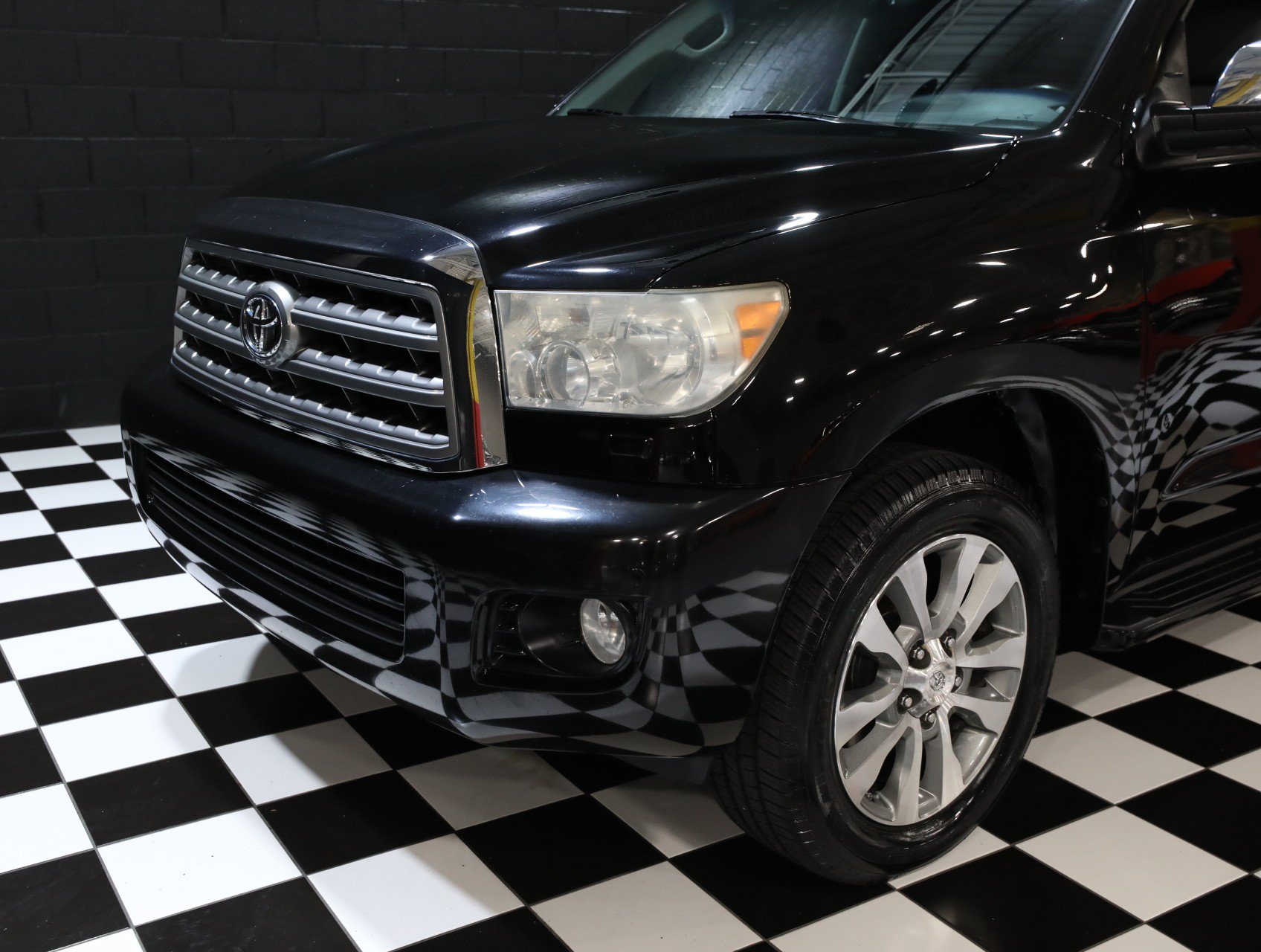 Used 2016 Toyota Sequoia Limited AWD/4WD image 7