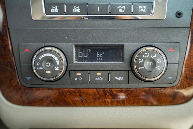 Used 2007 Cadillac DTS Luxury I w/ Trunk Convenience Package FWD image 24