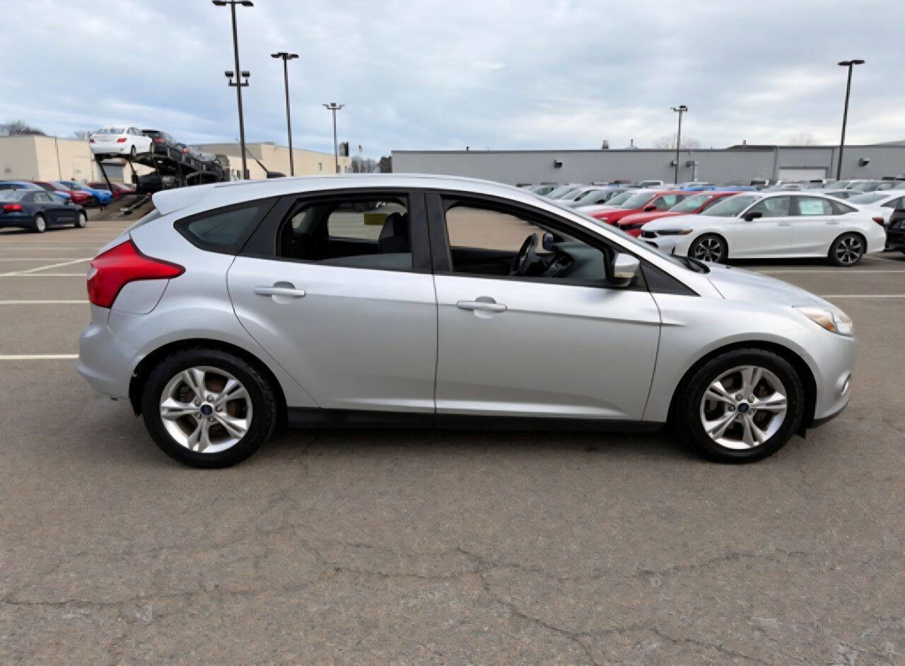 Used 2014 Ford Focus SE FWD image 4