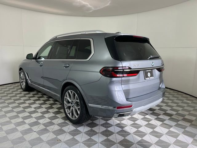 Used 2025 BMW X7 xDrive40i w/ Premium Package image 5