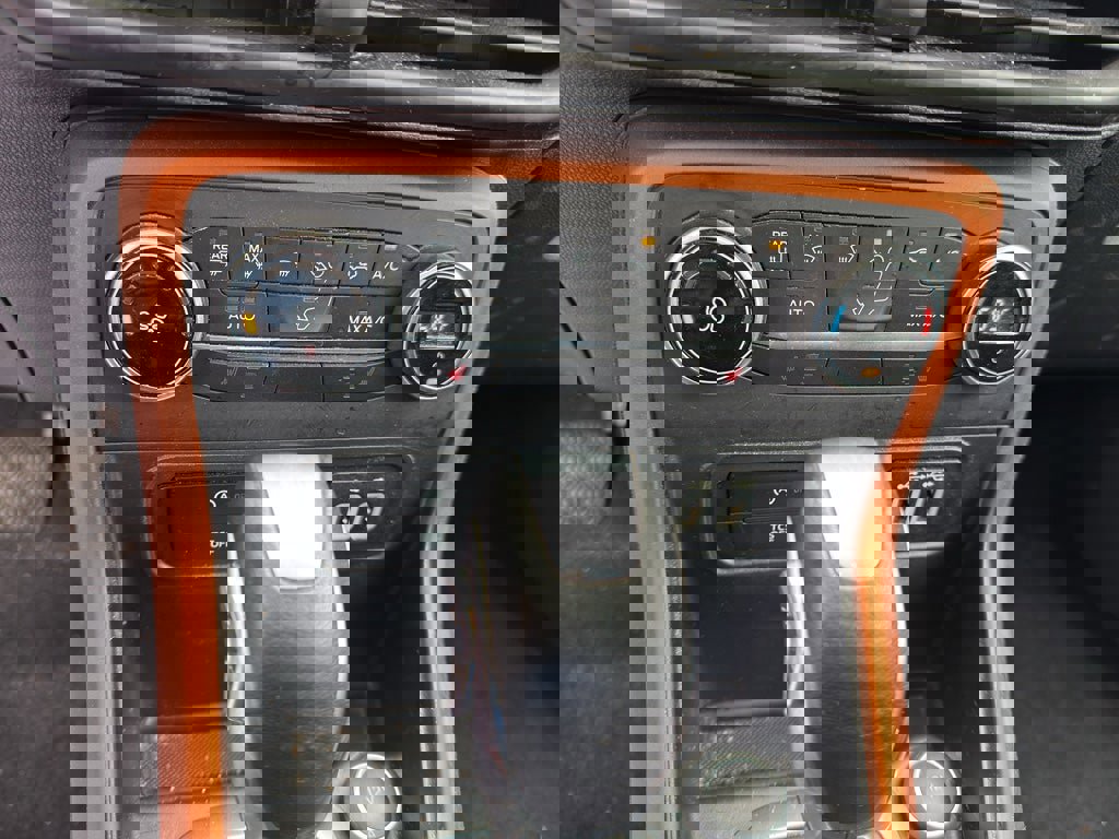 Used 2021 Ford EcoSport SE w/ SE Appearance Package image 16