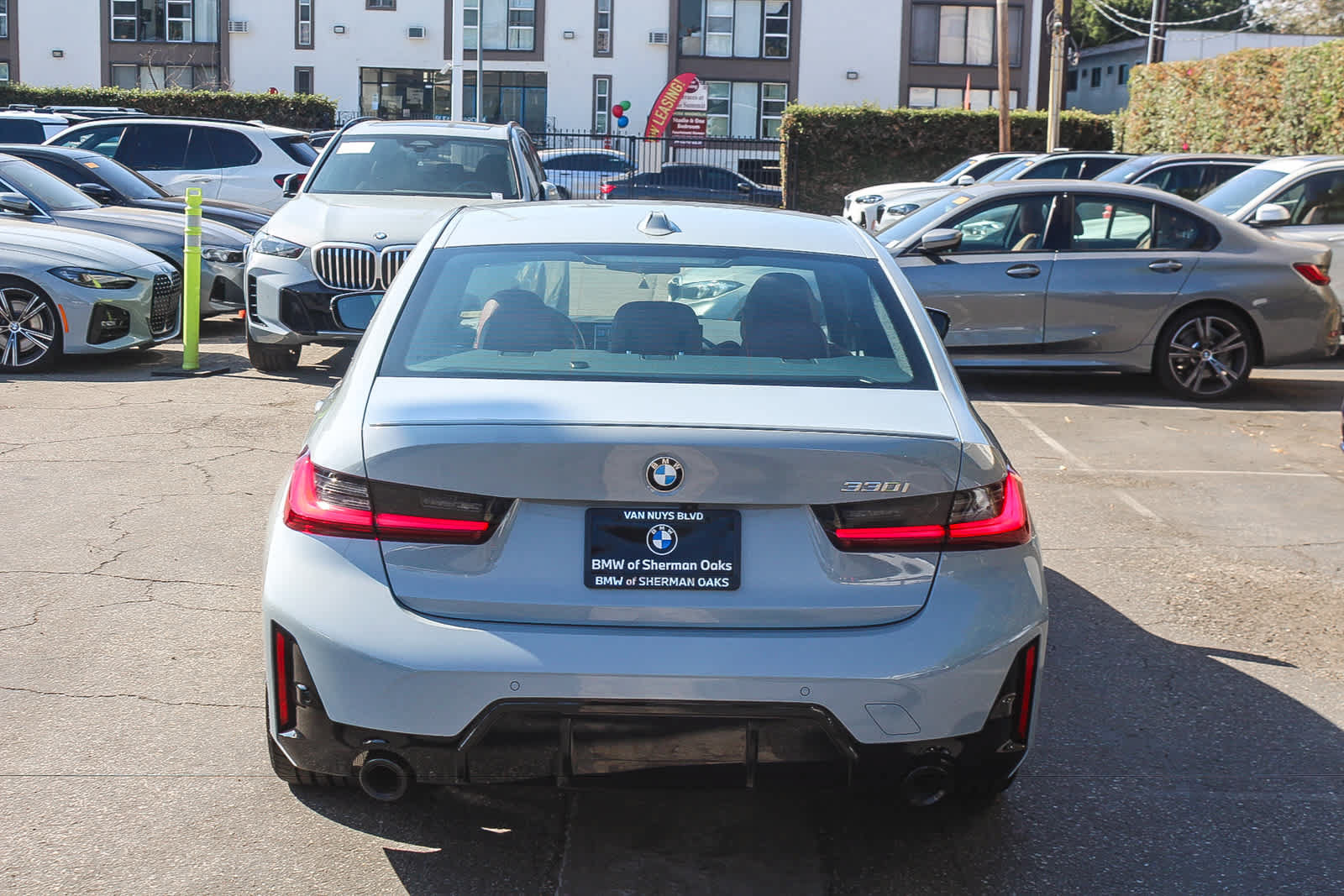 Used 2026 BMW 330i Sedan w/ M Sport Package RWD image 5