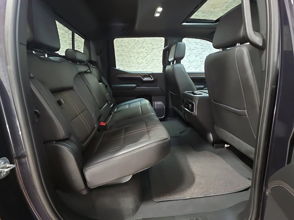 Used 2023 Chevrolet Silverado 1500 High Country w/ Technology Package image 14