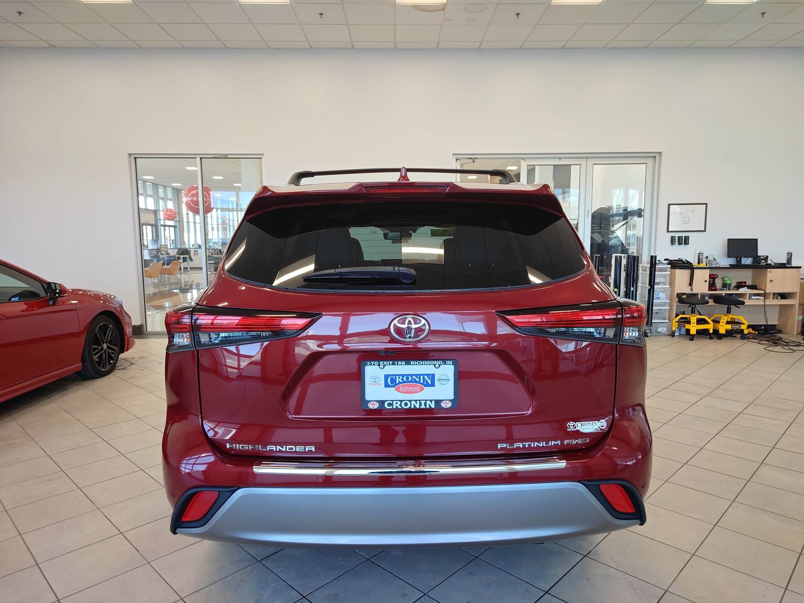 Used 2022 Toyota Highlander Platinum image 4