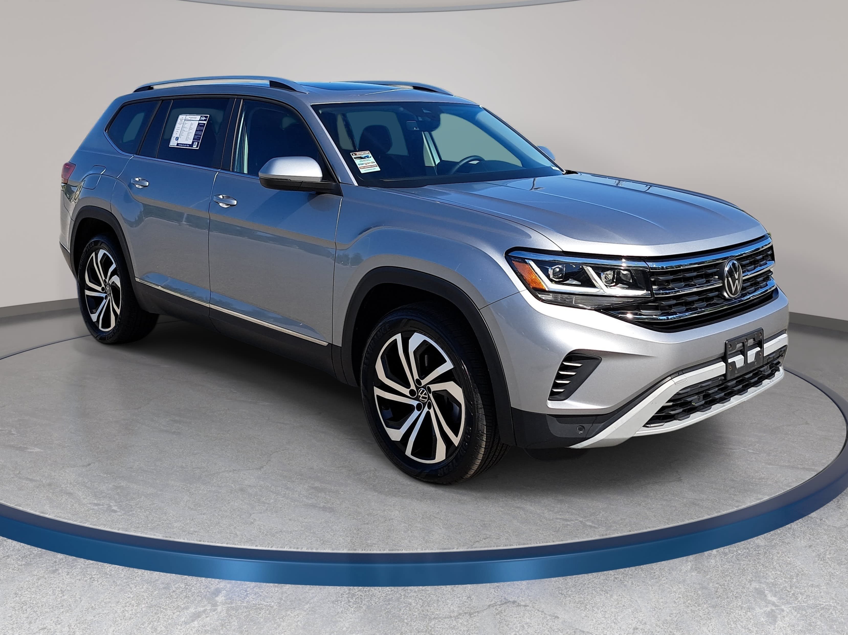 Used 2023 Volkswagen Atlas SEL AWD/4WD image 3