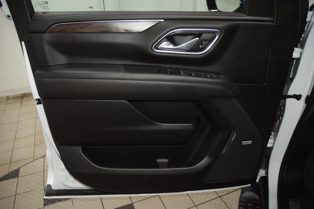 Used 2023 Chevrolet Tahoe Z71 w/ Luxury Package AWD/4WD image 48