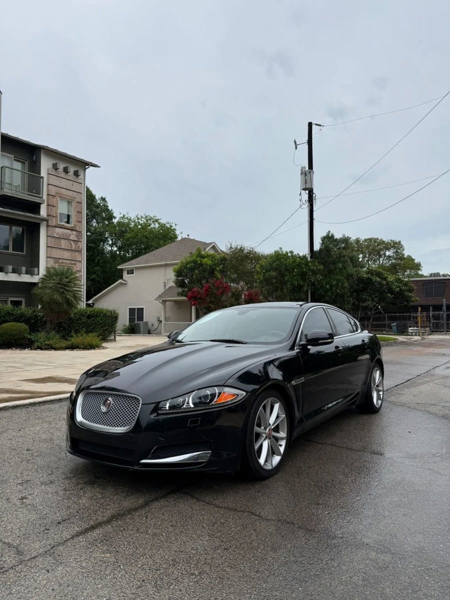 Used 2015 Jaguar XF Sport RWD image 3