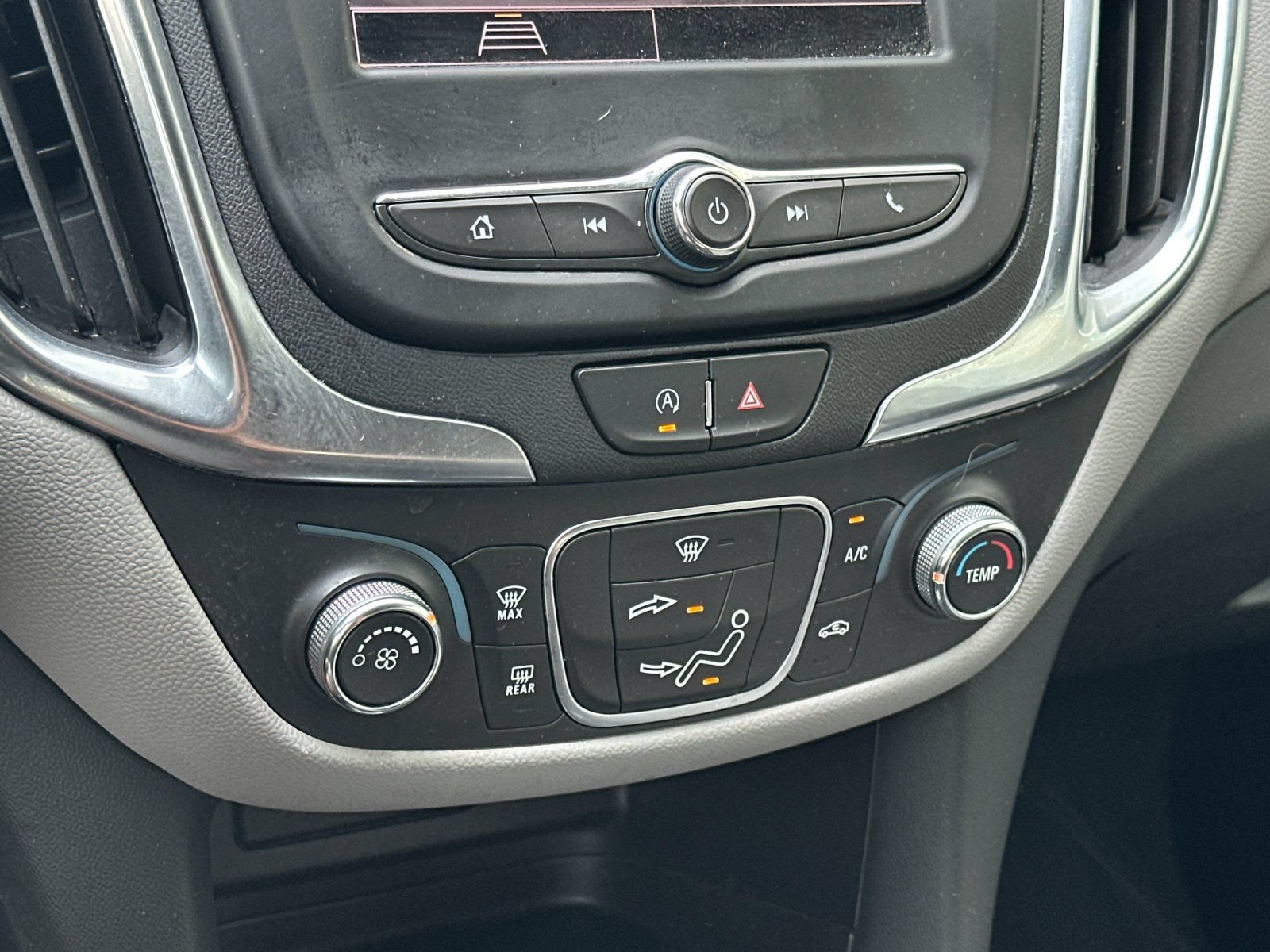 Used 2023 Chevrolet Equinox LS AWD/4WD image 19
