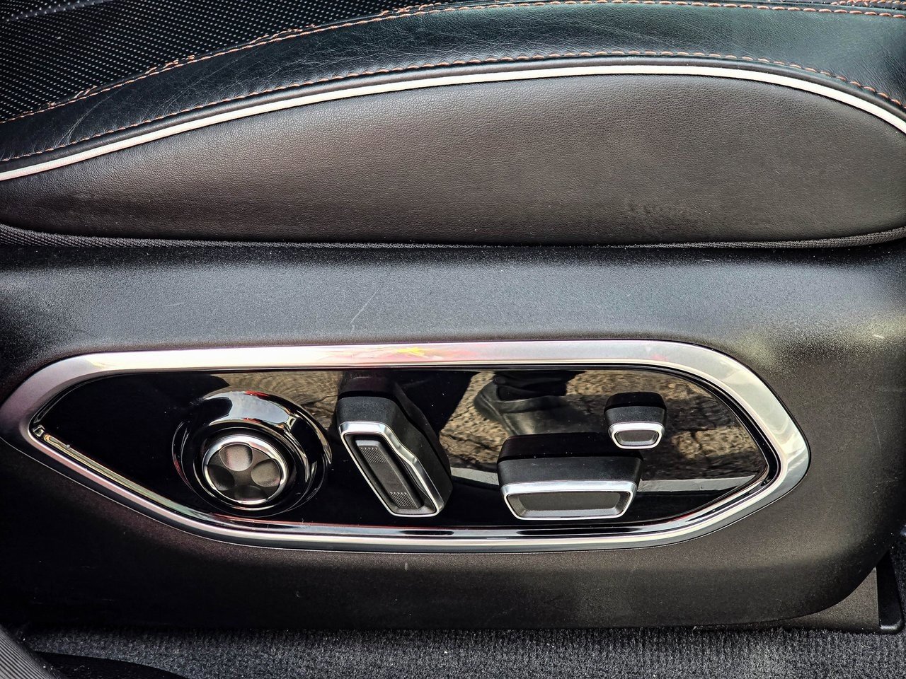 Used 2024 Jeep Grand Cherokee L Summit image 17