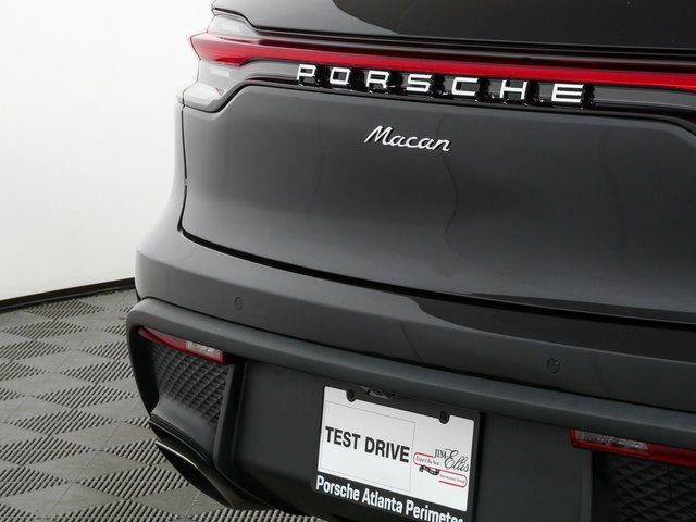Certified 2026 Porsche Macan AWD/4WD image 38