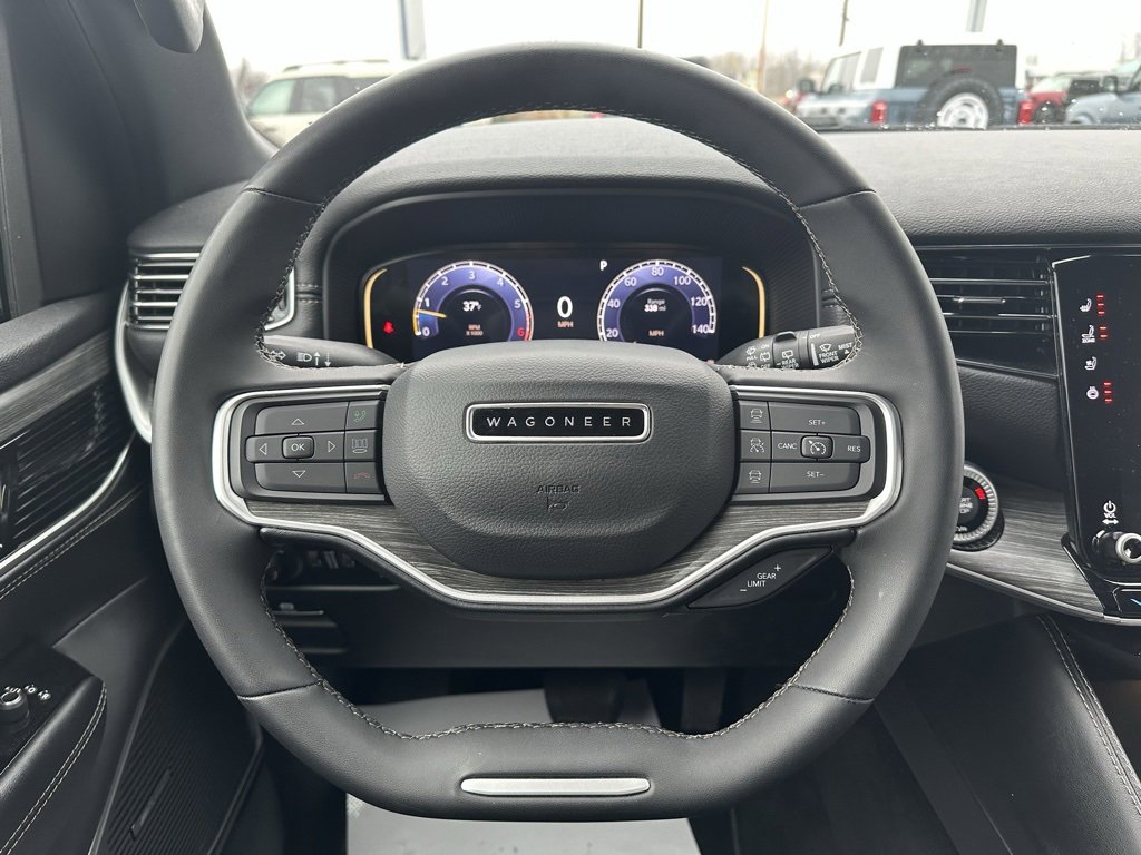 Used 2023 Jeep Wagoneer L Series II image 28