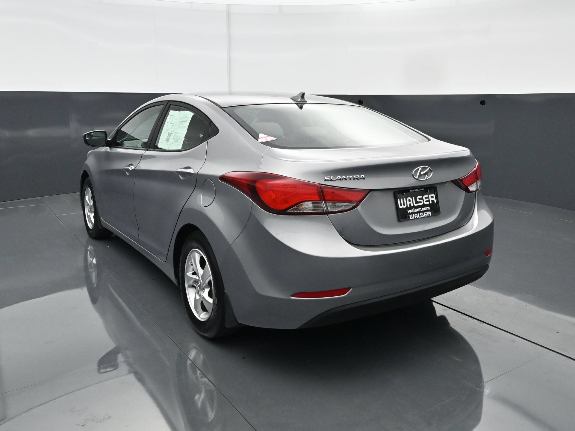 Used 2015 Hyundai Elantra SE FWD image 5
