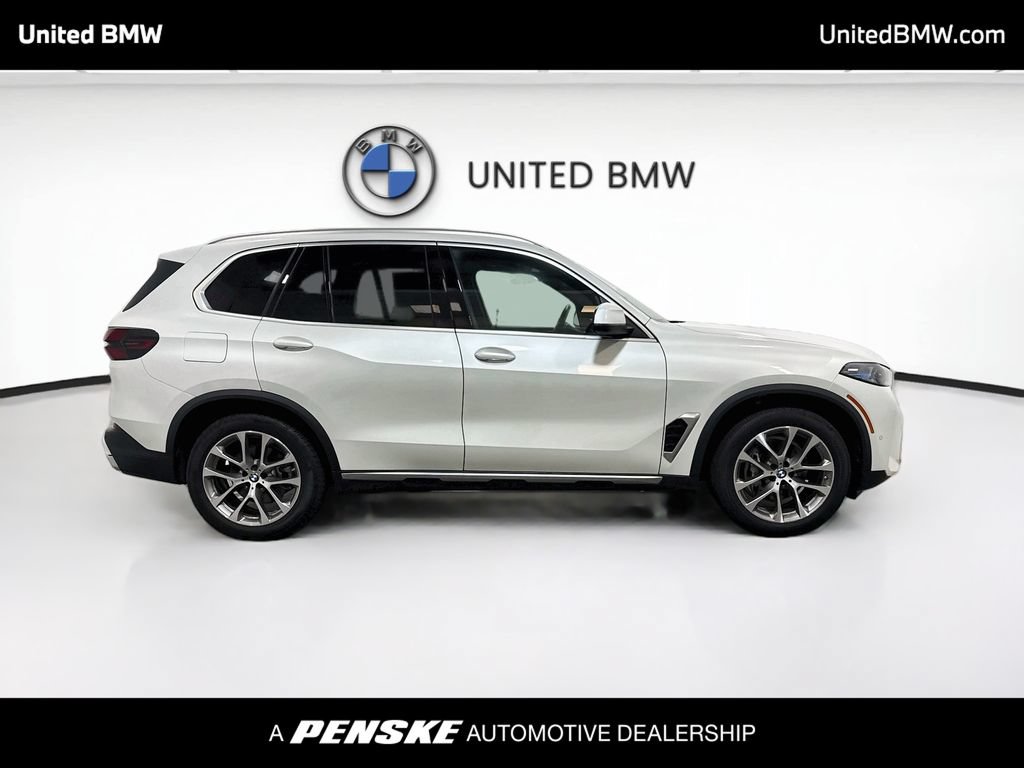 Certified 2025 BMW X5 xDrive40i w/ Premium Package AWD/4WD image 4