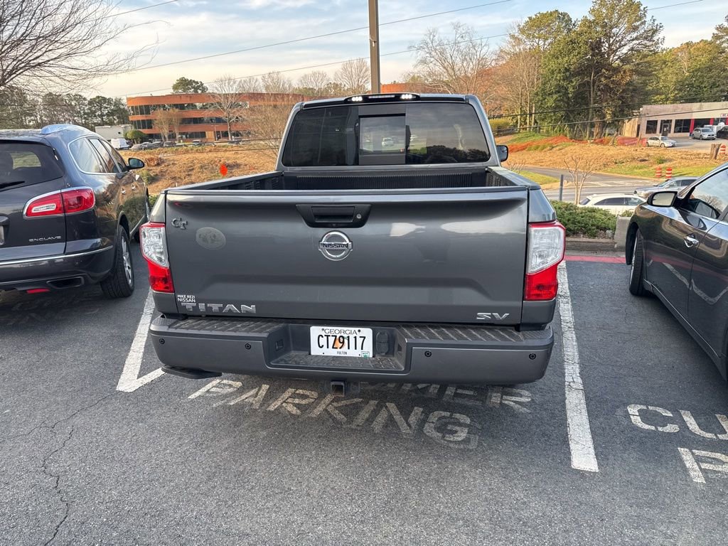 Used 2019 Nissan Titan SV w/ SV Convenience Package image 3